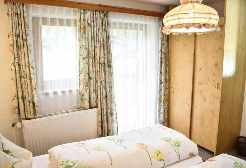 Retkeilymaja Gasthaus Alpenrose
