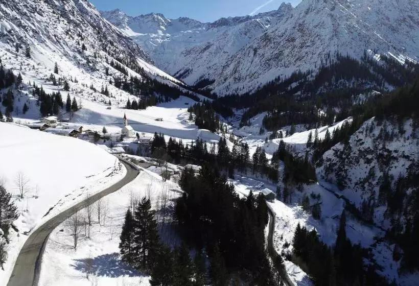 Retkeilymaja Gasthaus Alpenrose