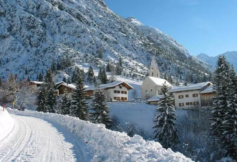 Retkeilymaja Gasthaus Alpenrose