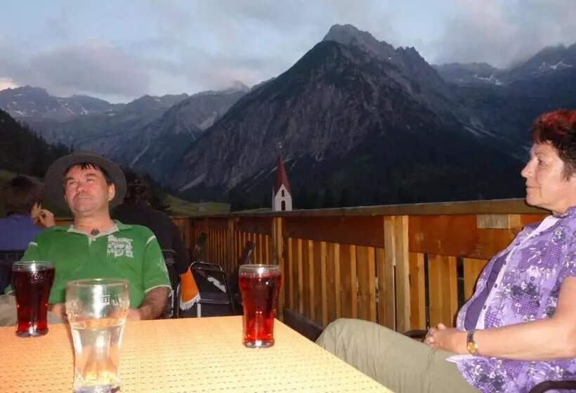 Retkeilymaja Gasthaus Alpenrose