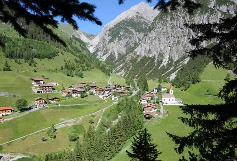 Retkeilymaja Gasthaus Alpenrose