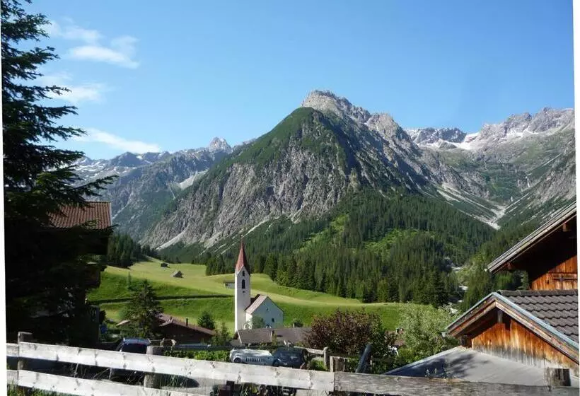 Retkeilymaja Gasthaus Alpenrose