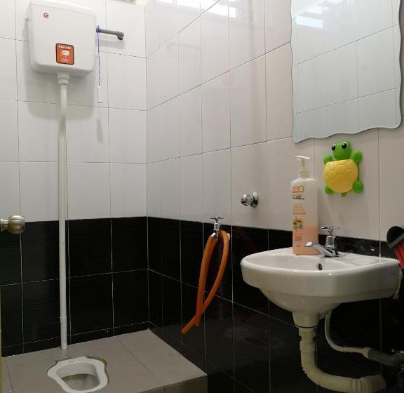 הוסטל Zuriana Ashraf Homestay Kota Bharu