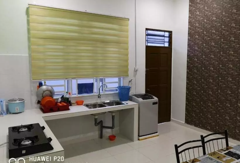 ユースホステル Zuriana Ashraf Homestay Kota Bharu