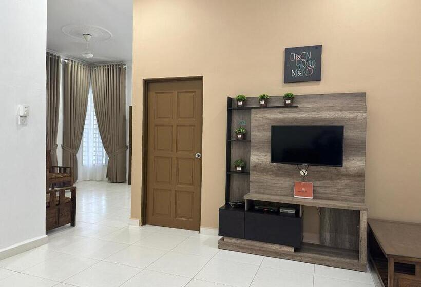 הוסטל Zuriana Ashraf Homestay Kota Bharu