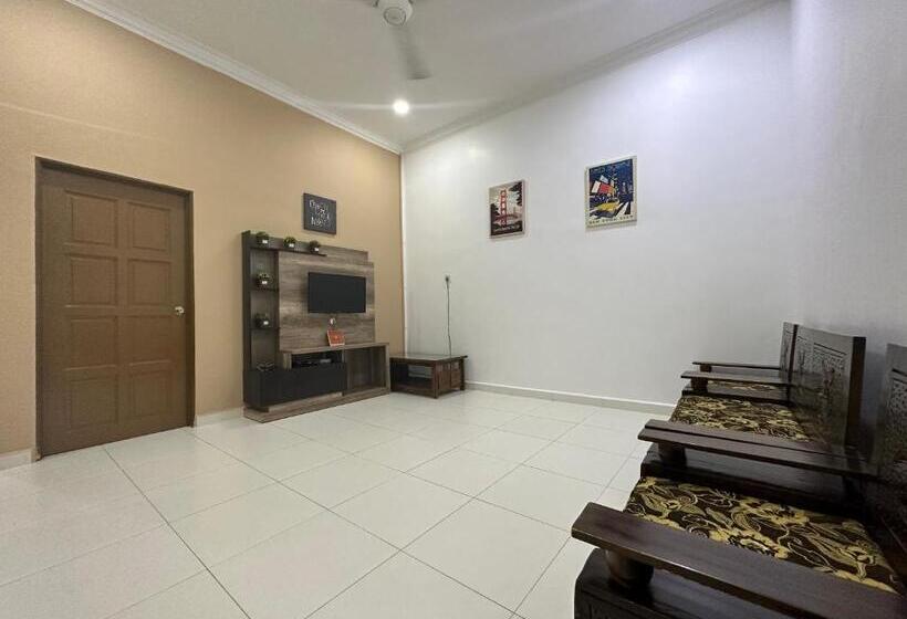 הוסטל Zuriana Ashraf Homestay Kota Bharu