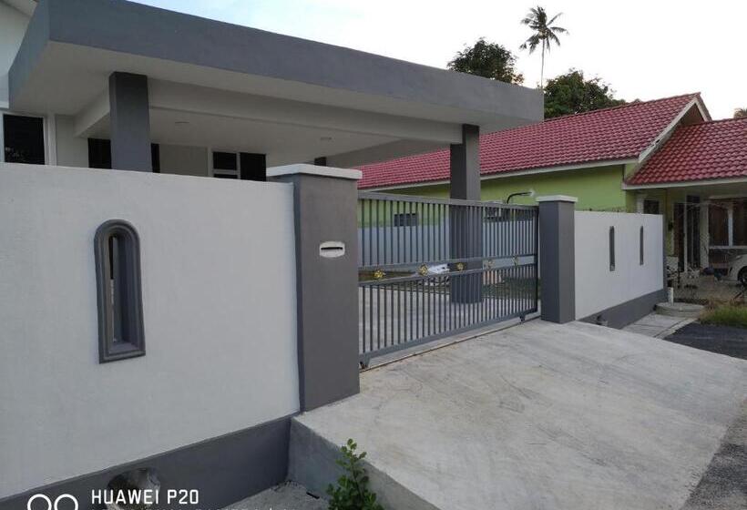 הוסטל Zuriana Ashraf Homestay Kota Bharu