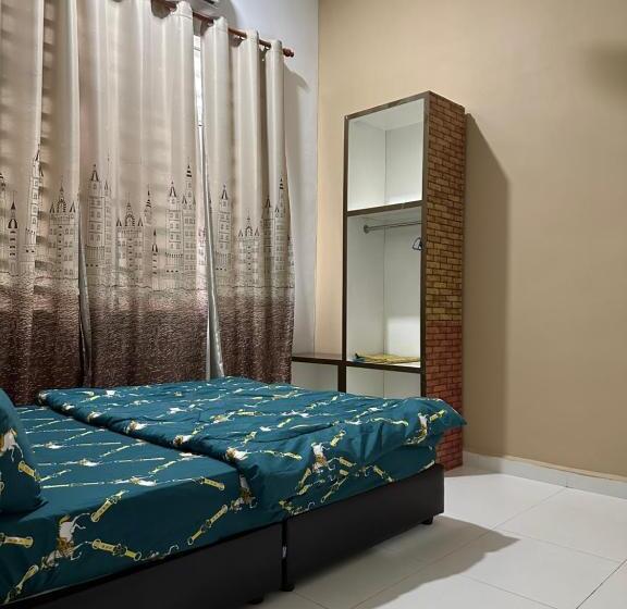 הוסטל Zuriana Ashraf Homestay Kota Bharu