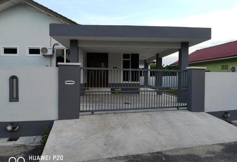 הוסטל Zuriana Ashraf Homestay Kota Bharu