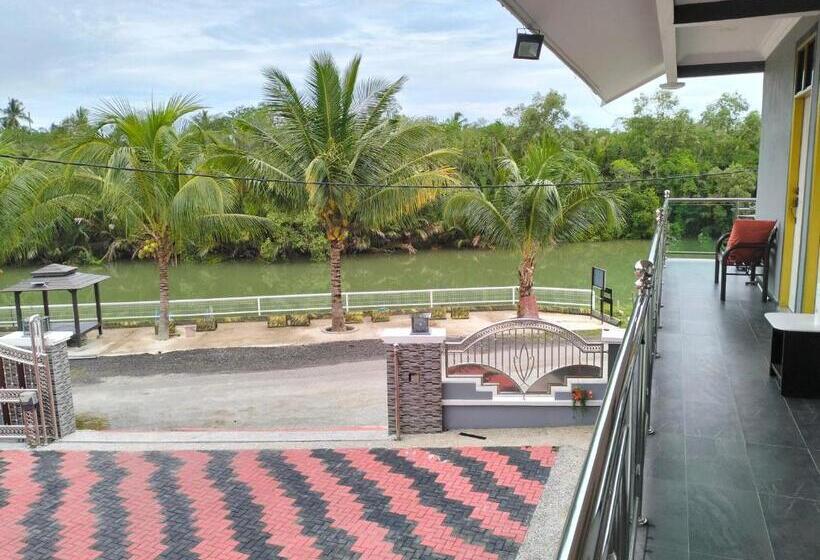 Nocleg ze śniadaniem Airport Kota Bharu Roomstay & Riverside Homestay