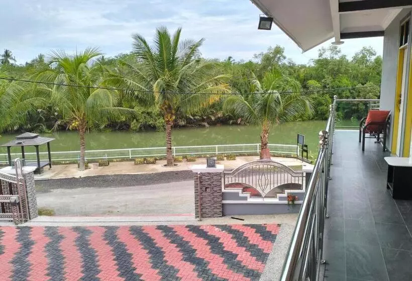 ベッドアンドブレックファースト Airport Kota Bharu Roomstay & Riverside Homestay