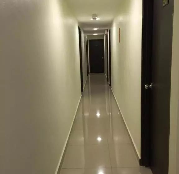 ホテル Desa House