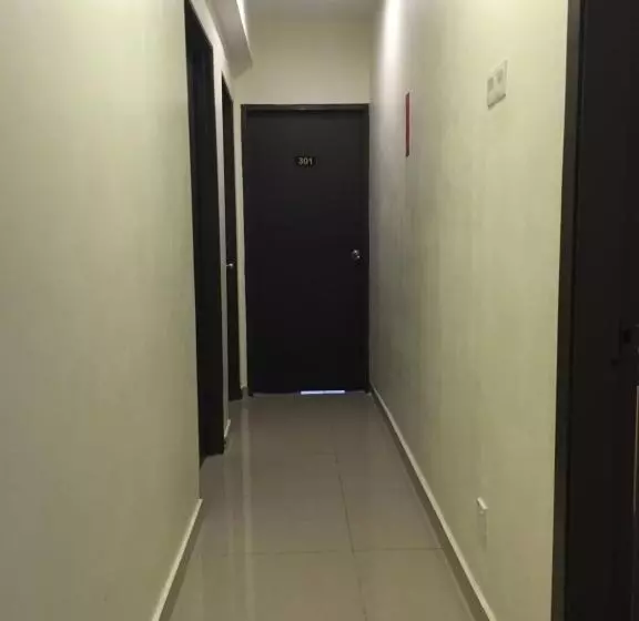 ホテル Desa House