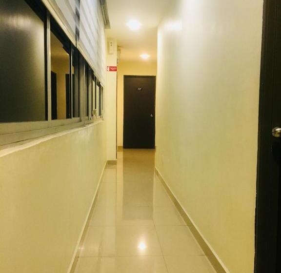 Отель Desa House