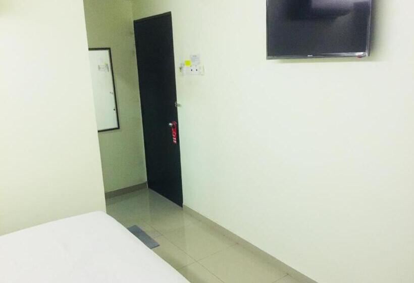 Отель Desa House