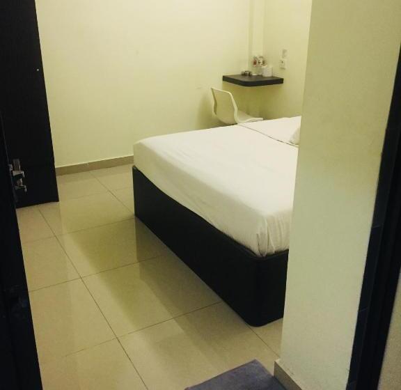 Отель Desa House