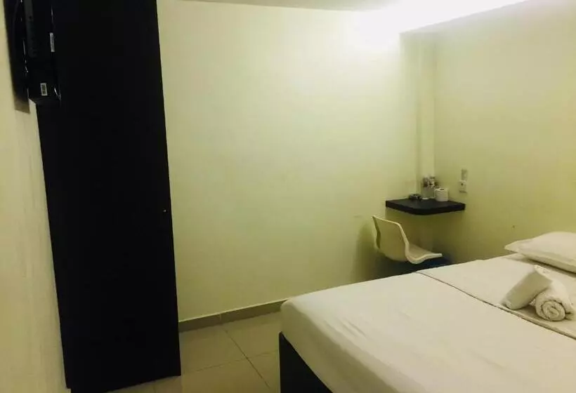 ホテル Desa House