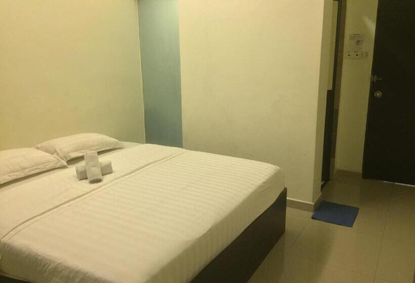 Отель Desa House