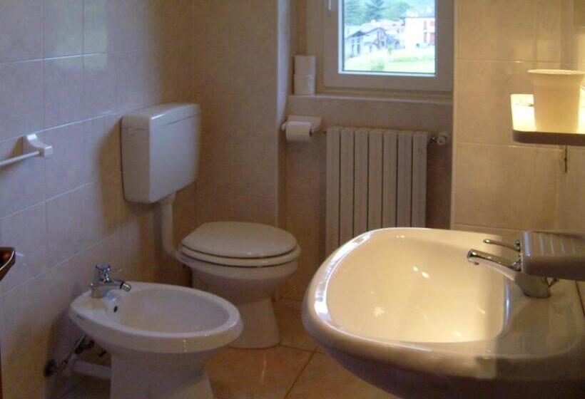 ホテル Ristorante Sasso Remenno