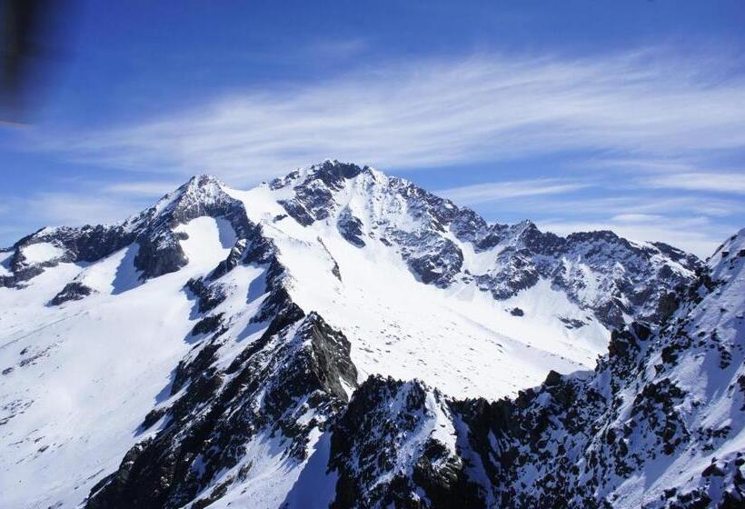 ホテル Ristorante Sasso Remenno