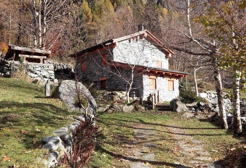 ホテル Ristorante Sasso Remenno