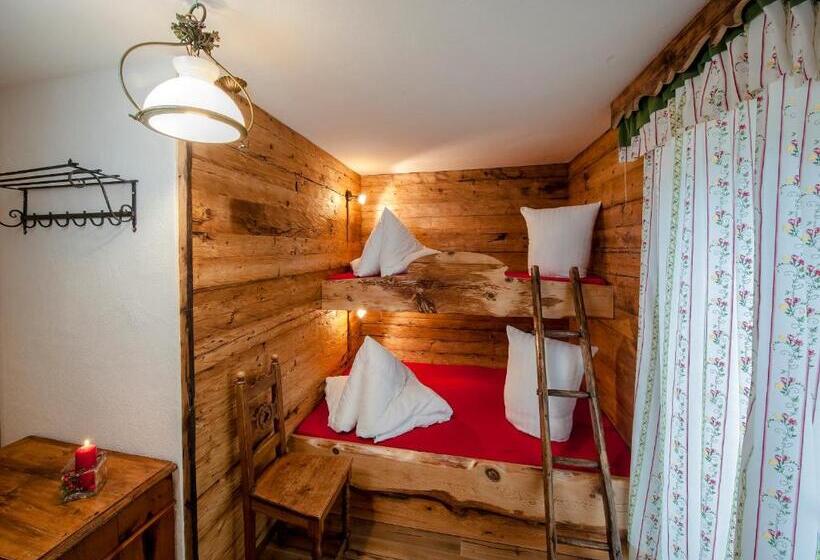 펜션 Alpenhostel Das Besenhaus