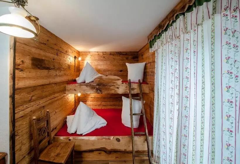 Majatalo Alpenhostel Das Besenhaus