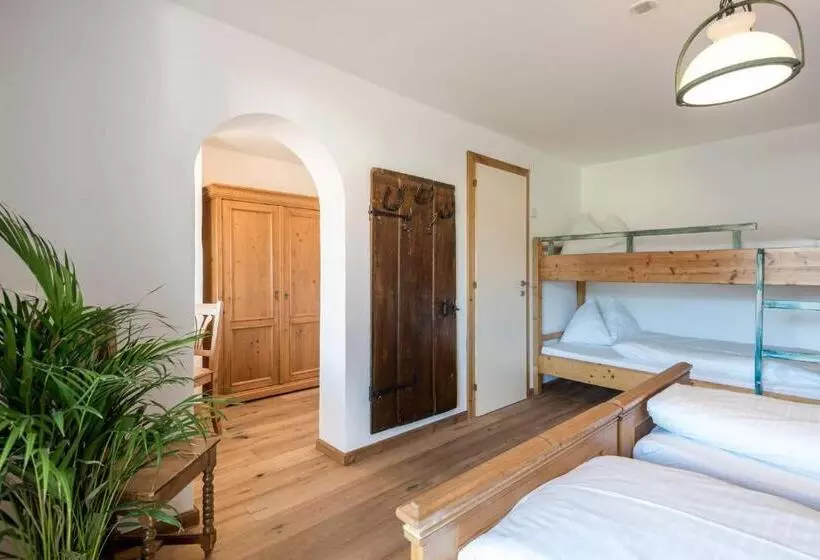 Majatalo Alpenhostel Das Besenhaus