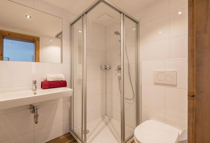 펜션 Alpenhostel Das Besenhaus