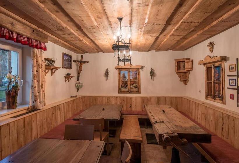 펜션 Alpenhostel Das Besenhaus