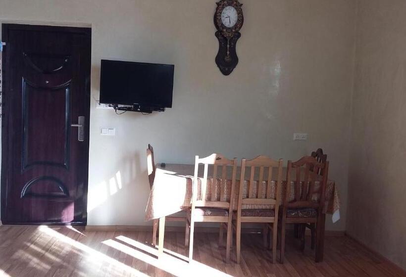 پانسیون Guest House Maia