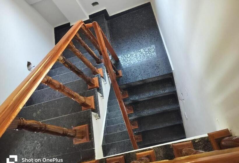 פנסיון Meenansh Home Rajgundha