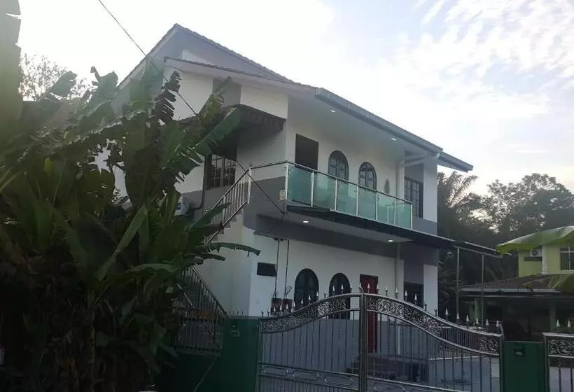 Majatalo Mri Residence   Homestay In Sg Buloh With Swimming Pool   No Pork&alcohol Allowed