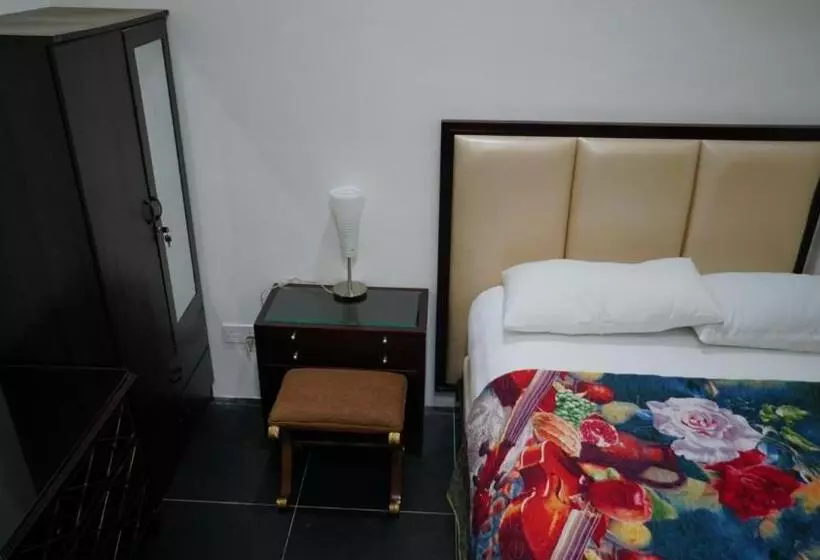 Majatalo Mri Residence   Homestay In Sg Buloh With Swimming Pool   No Pork&alcohol Allowed