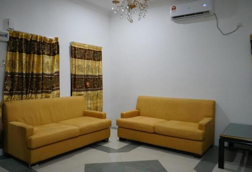Pensió Mri Residence Homestay In Sg Buloh With Swimming Pool No Pork&alcohol Allowed