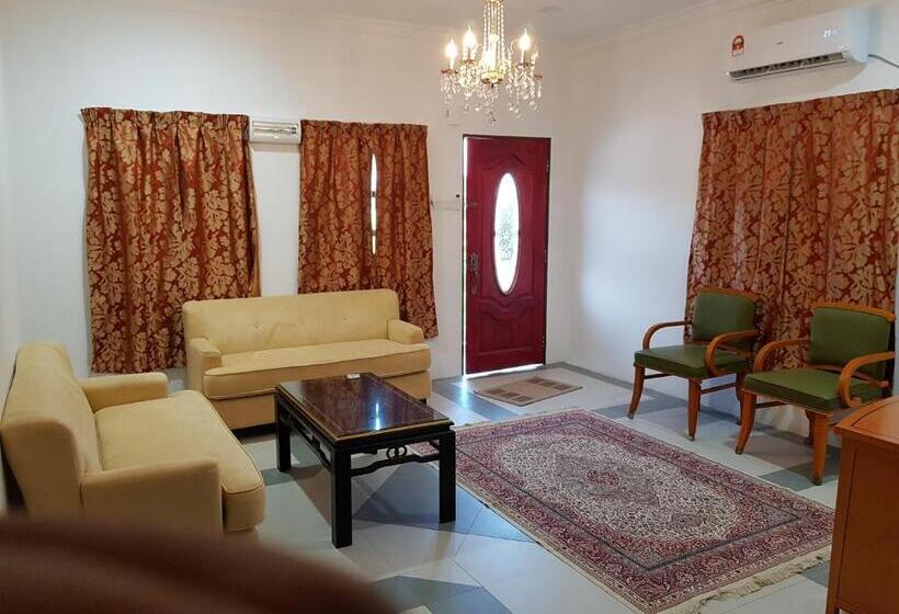 Pensió Mri Residence Homestay In Sg Buloh With Swimming Pool No Pork&alcohol Allowed