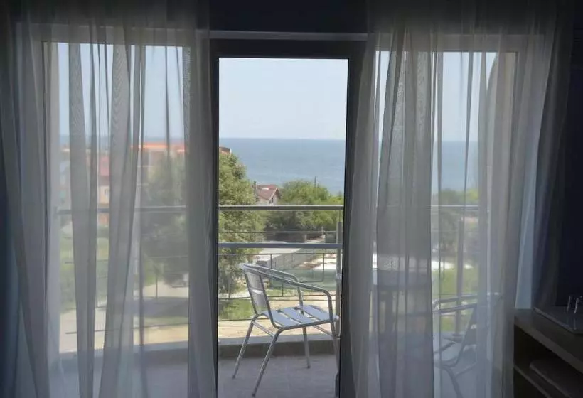 پانسیون Vila Pacific