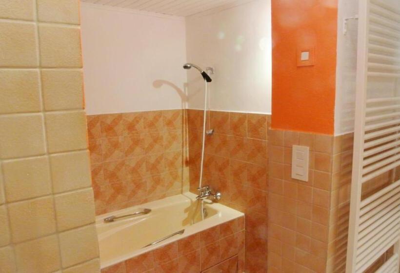 مبيت وإفطار Chambres D Hotes Saint Alexandre La Rouvière