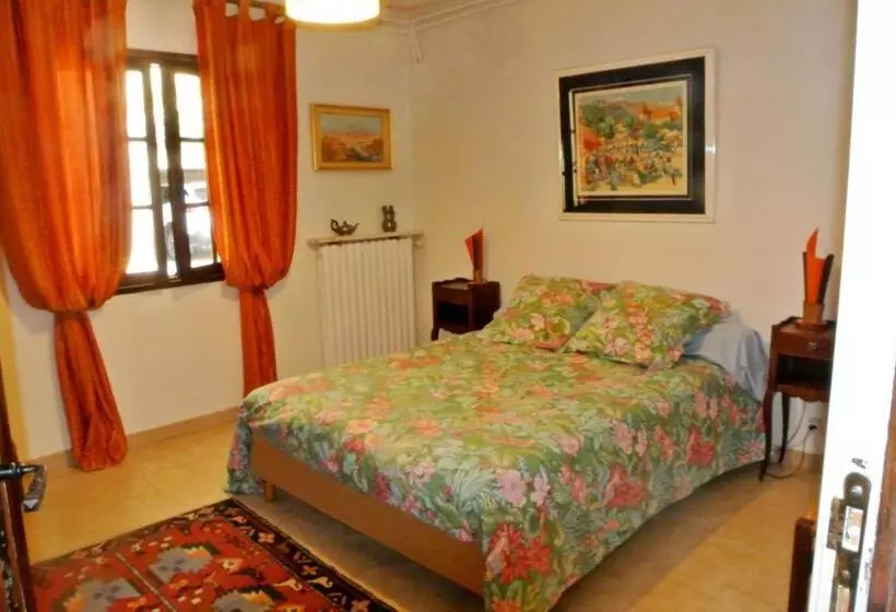Aamiaismajoitus (B&B) Chambres D Hotes Saint Alexandre La Rouvière