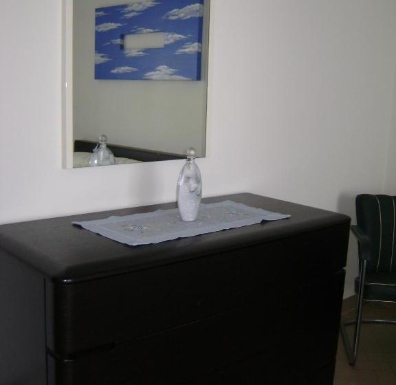 تختخواب و صبحانه Il Ciclamino