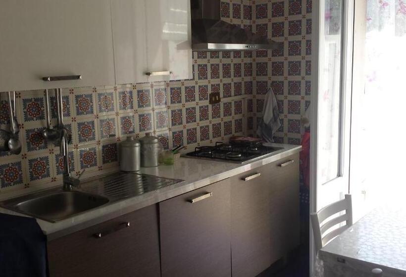 تختخواب و صبحانه Il Ciclamino