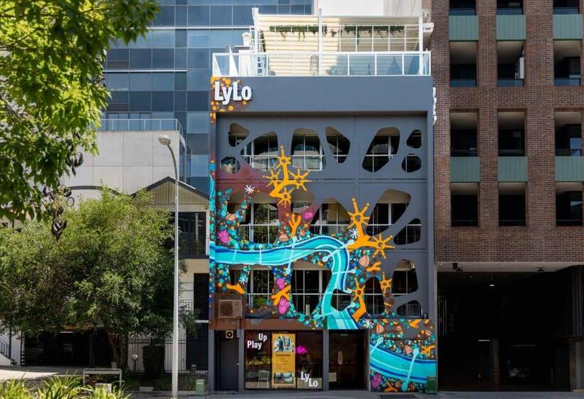 Отель Lylo Brisbane