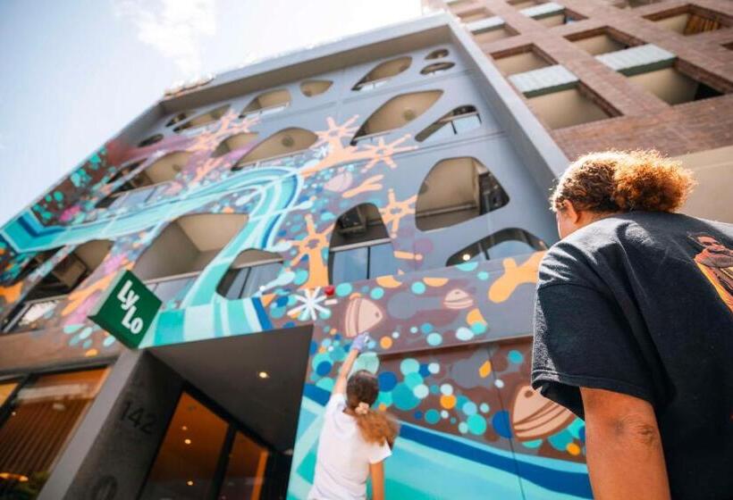 Отель Lylo Brisbane