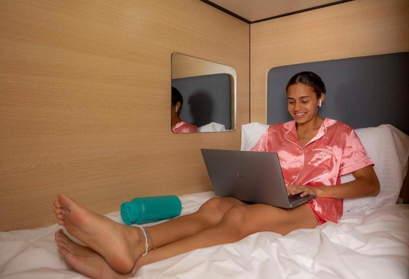 Отель Lylo Brisbane