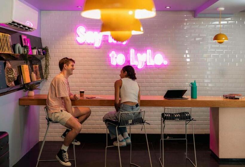 Отель Lylo Brisbane