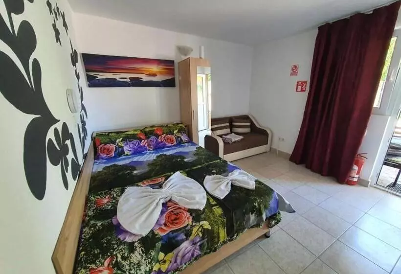 پانسیون Casa Maria Saturn