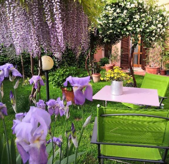 تختخواب و صبحانه Al Giardino Di Alice