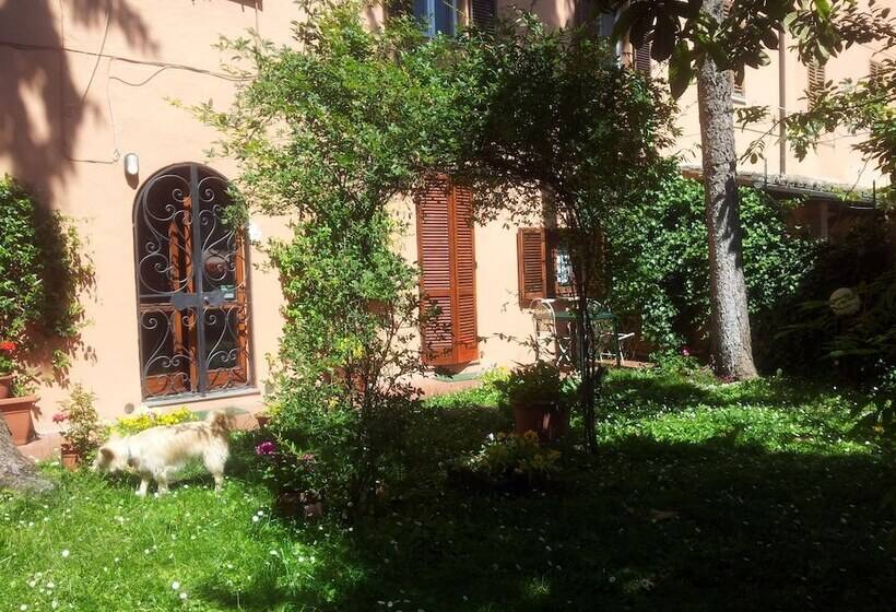 تختخواب و صبحانه Al Giardino Di Alice