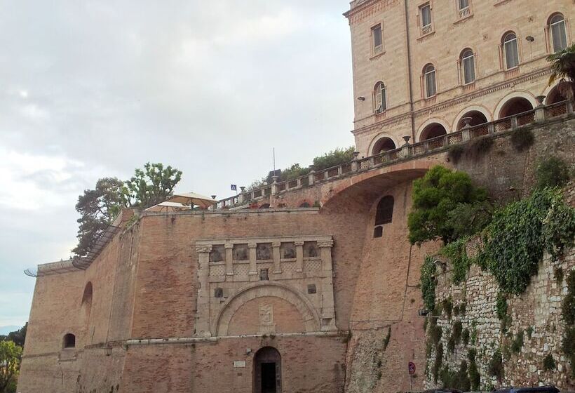 تختخواب و صبحانه Al Giardino Di Alice