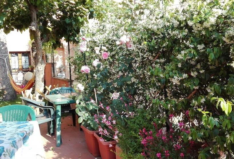 تختخواب و صبحانه Al Giardino Di Alice